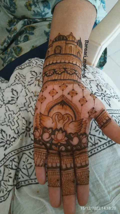 royal stylish lotus front hand mehndi design