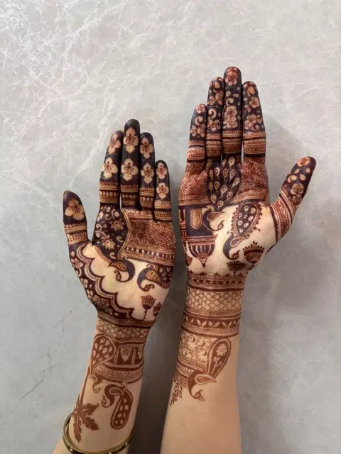 bridal indian peacock front hand mehndi design