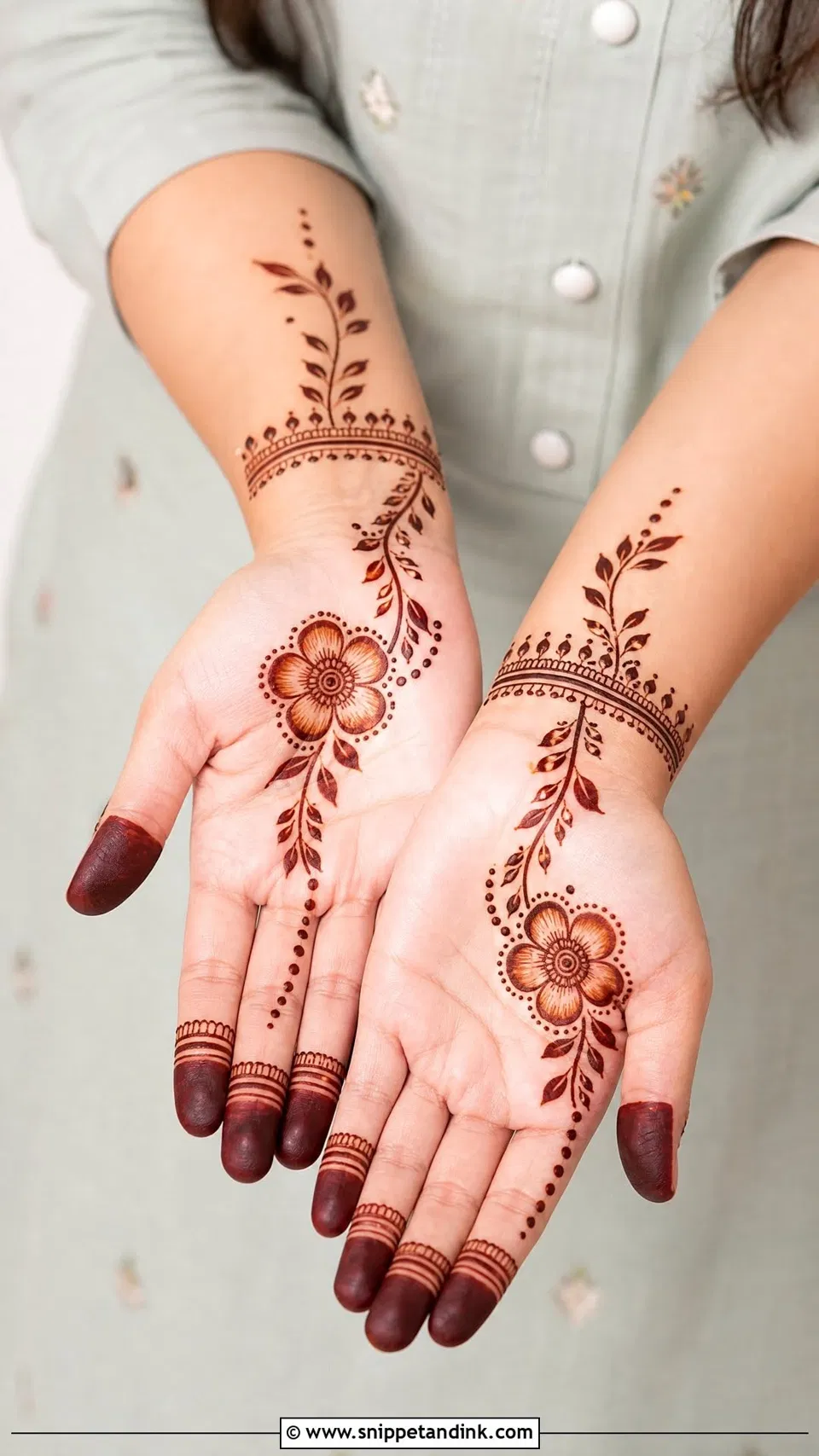 Arabic Bridal Front Hand Mehndi Design for Raksha Bandhan (2)