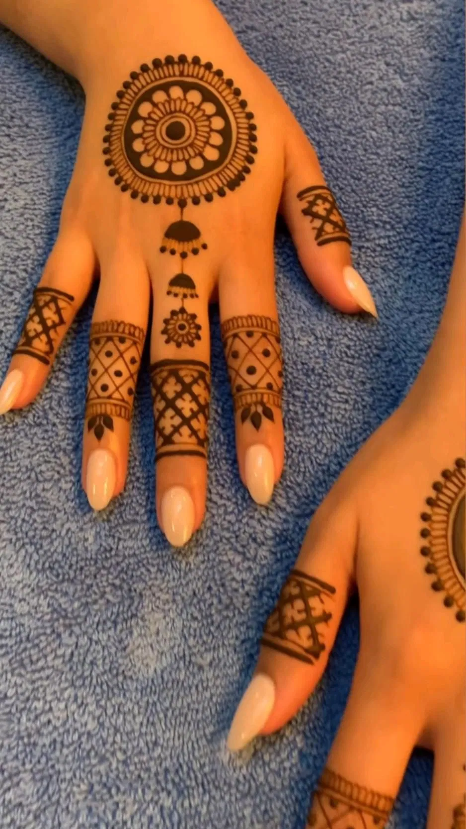 Simple Stylish Back Hand Mehndi Design for Raksha Bandhan (2)