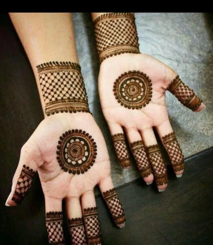 Simple Front Hand Mehndi Design with Gol Tikki for Raksha Bandhan (2)