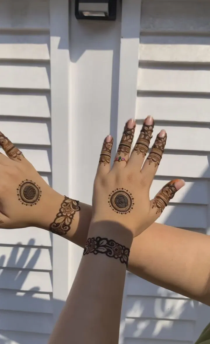 Aesthetic Minimal Front Hand Mehndi Design with Gol Tikki for Raksha Bandhan (2)