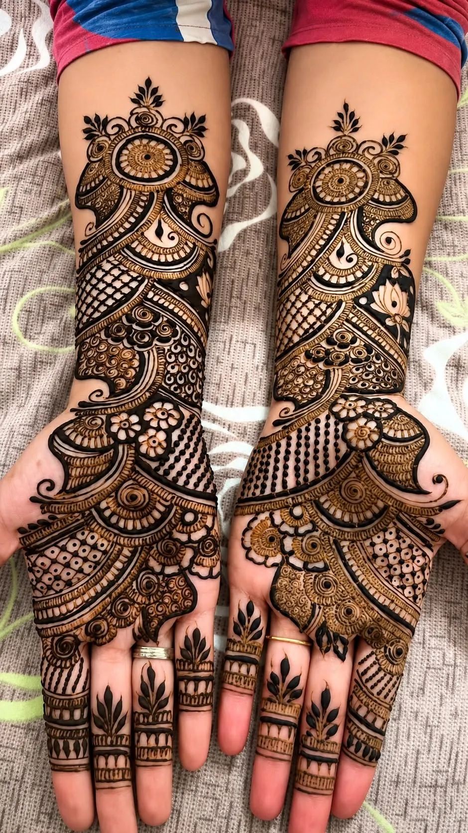 Aesthetic Bridal Front Hand Mehndi Design with Figures and Flowers for Karwa Chauth