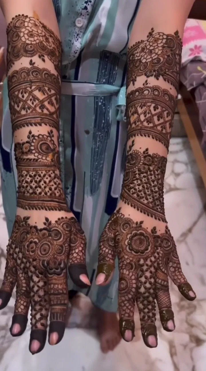 Arabic Bridal Front Hand Mehndi Design with Figures for Teej