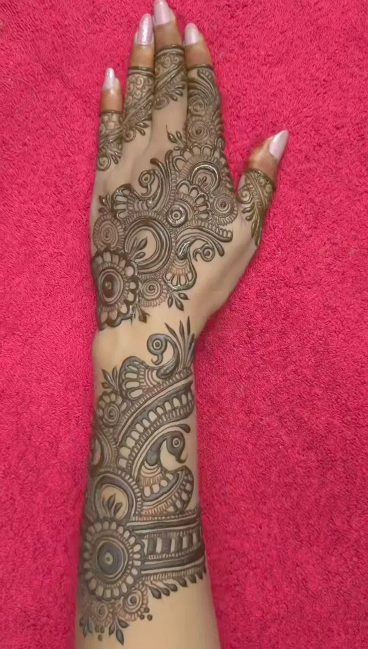 Arabic Simple Front Hand Mehndi Design for Karwa Chauth (2)