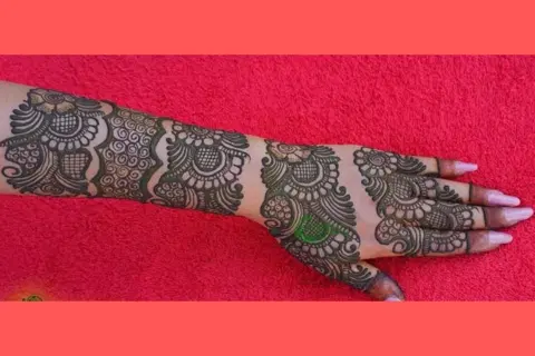 arabic back hand mehndi design