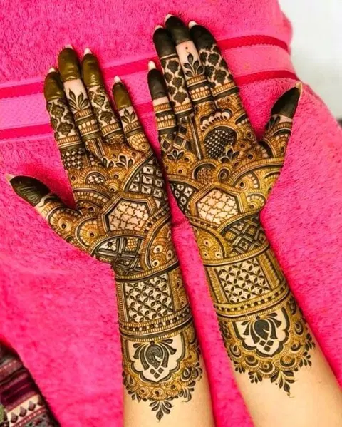 stylish back hand mehndi design