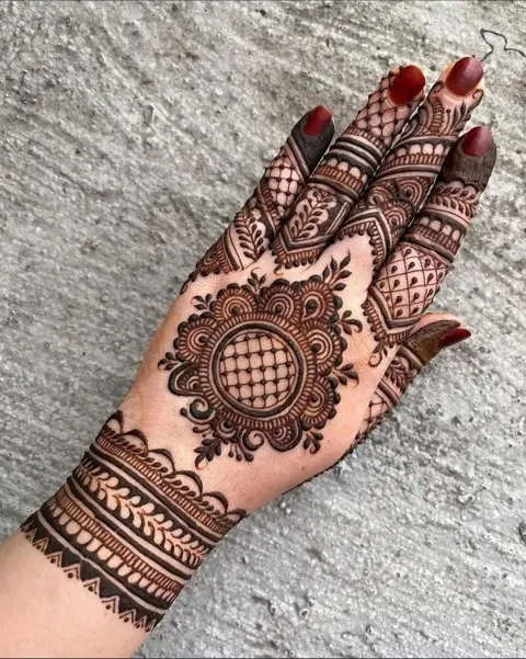 bridal simple circle finger mehndi design