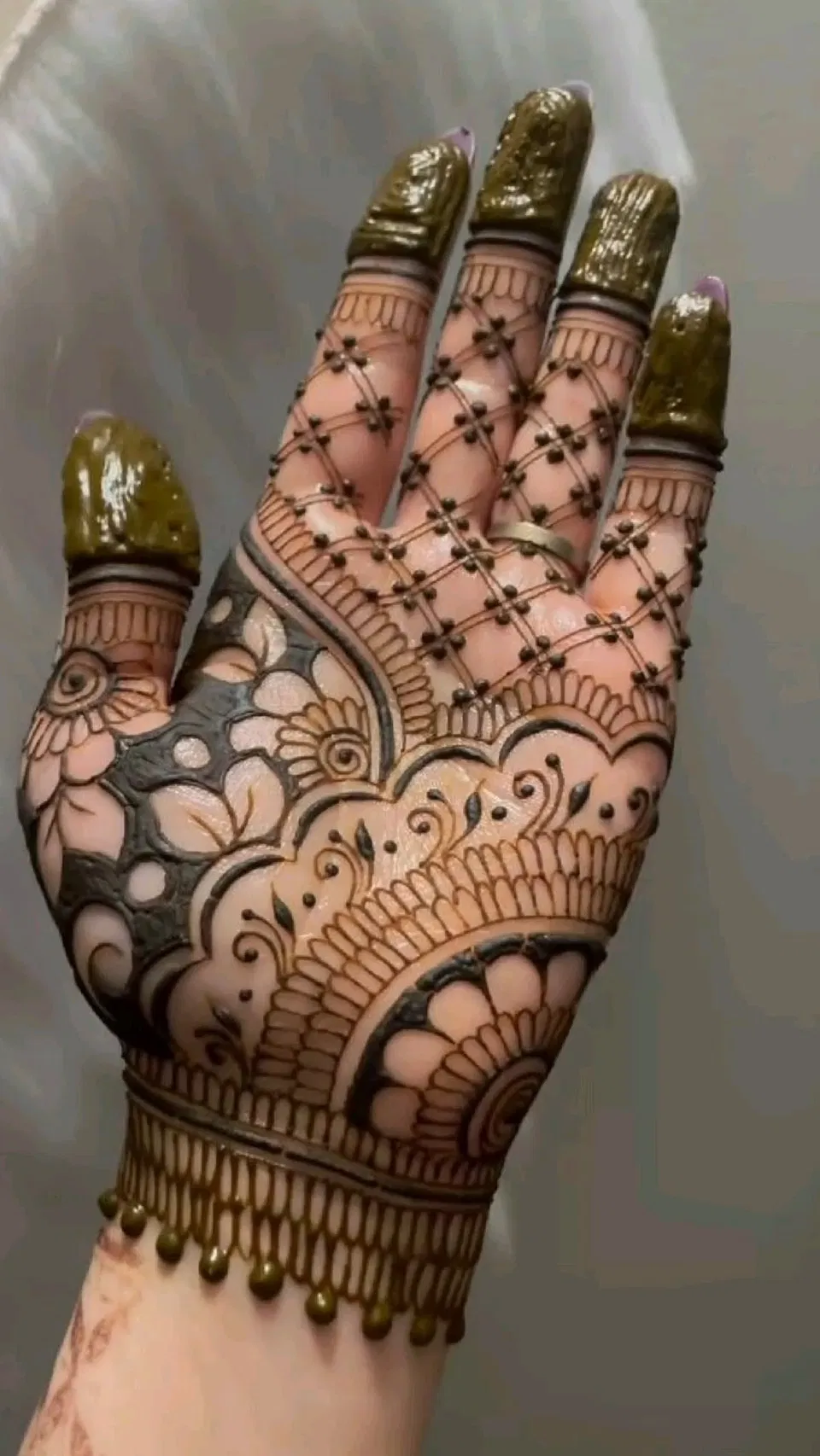 Aesthetic Stylish Front Hand Mehndi Design for Shivratri