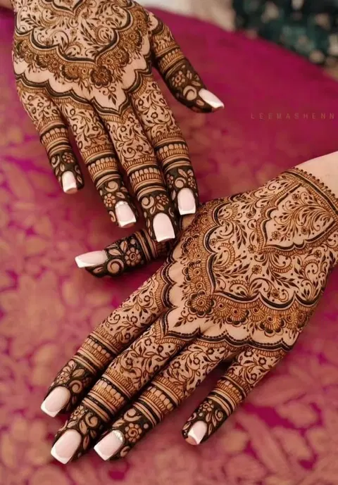 bridal dubai back hand mehndi design