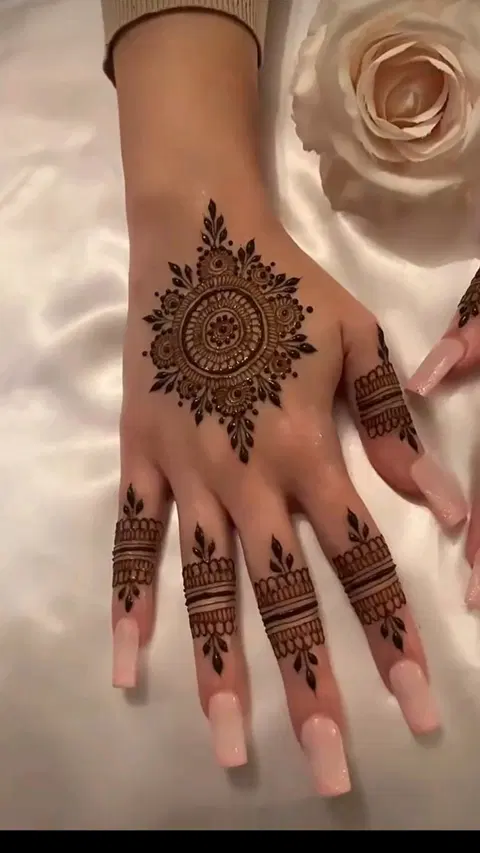 arabic indian circle back hand mehndi design