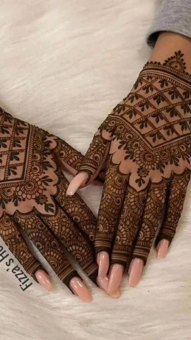 Aesthetic Bridal Back Hand Mehndi Design for Eid (6)