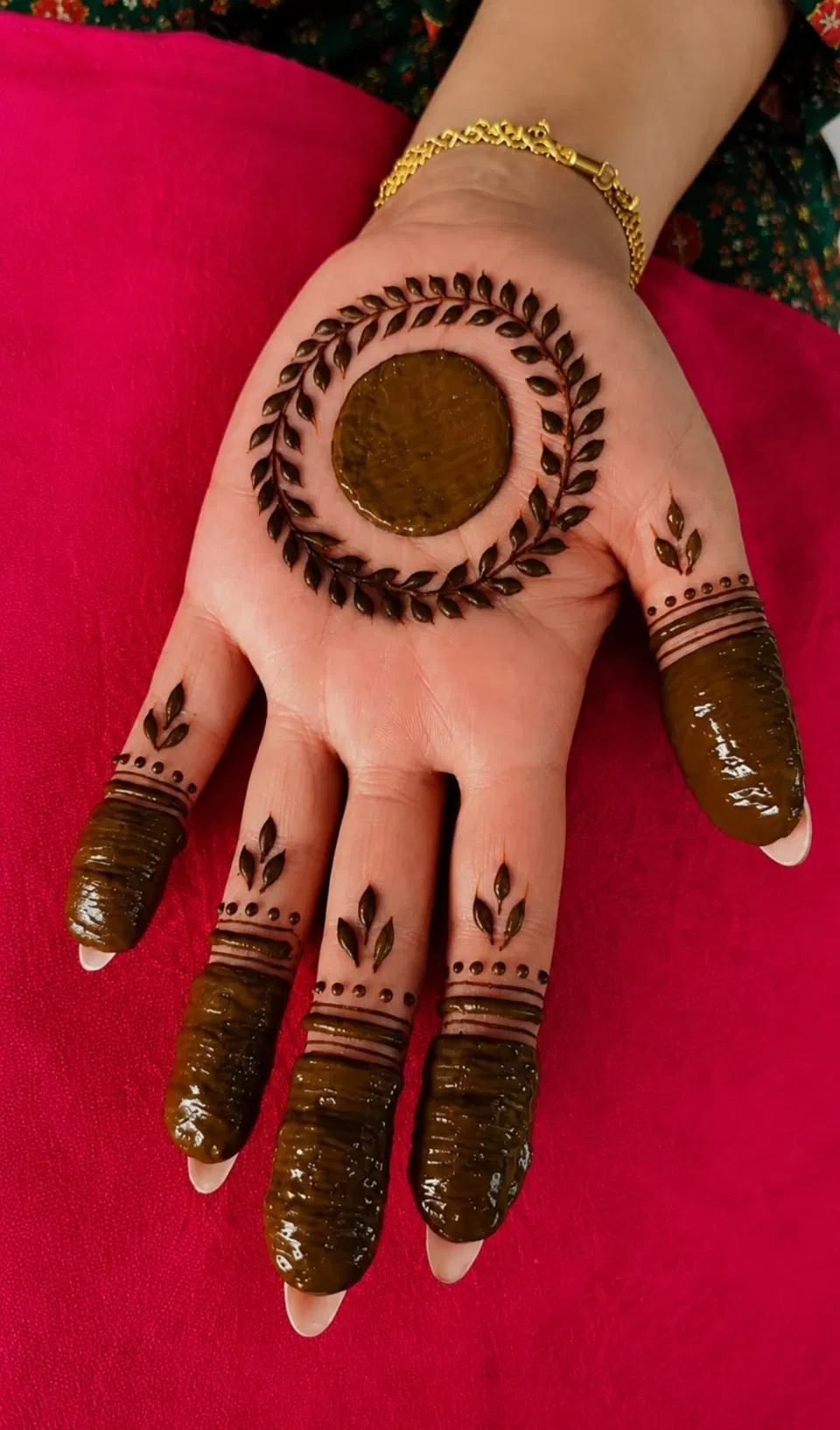 Arabic Bridal Finger Mehndi Design with Gol Tikki for Raksha Bandhan
