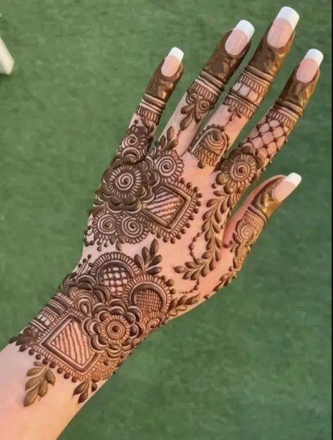 arabic stylish back hand mehndi design
