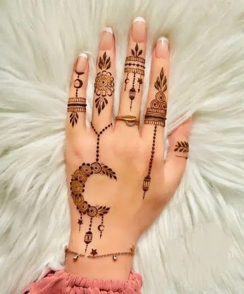 simple moon back hand mehndi design