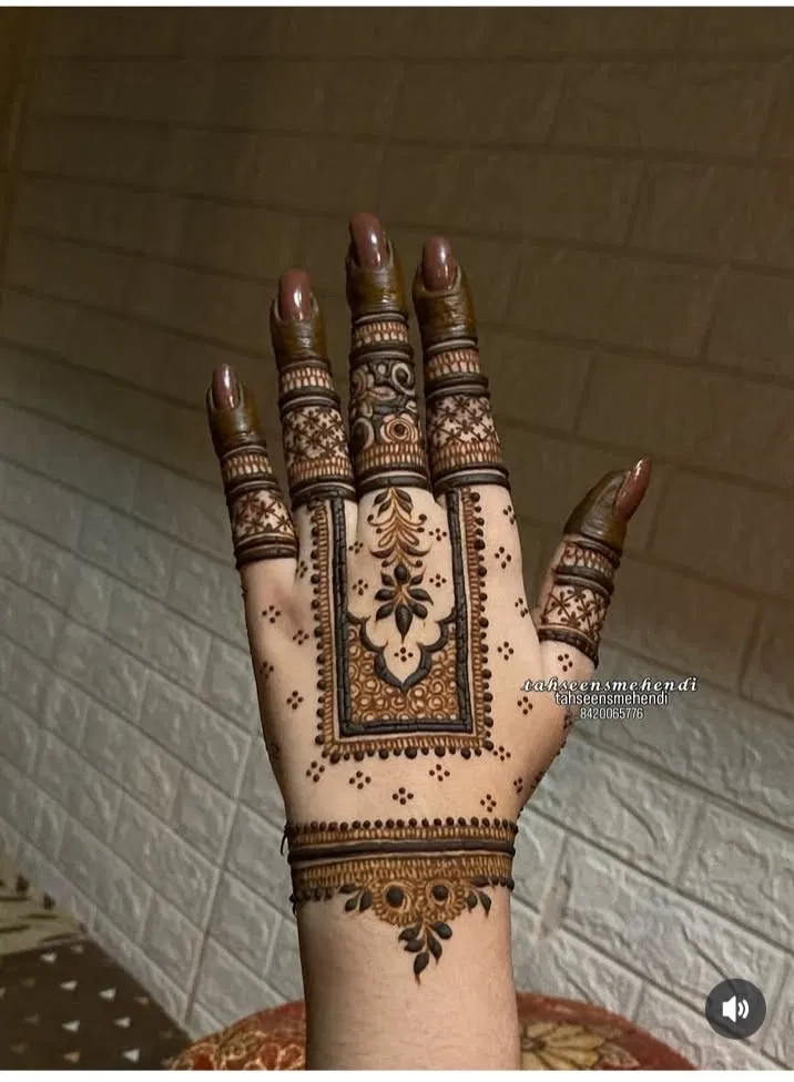 Aesthetic Pakistani Back Hand Mehndi Design for Eid