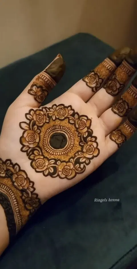 arabic pakistani circle back hand mehndi design