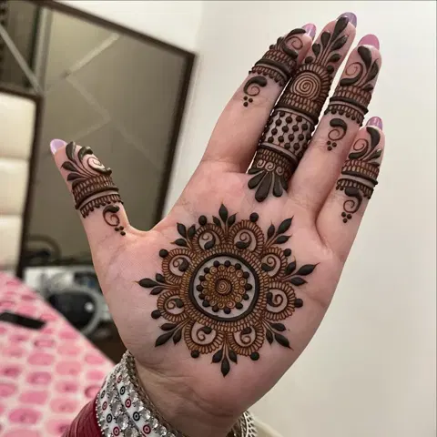 arabic simple circle finger mehndi design