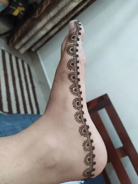 simple flower finger mehndi design