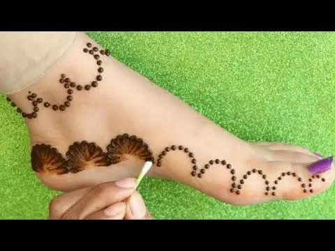 simple name foot mehndi design