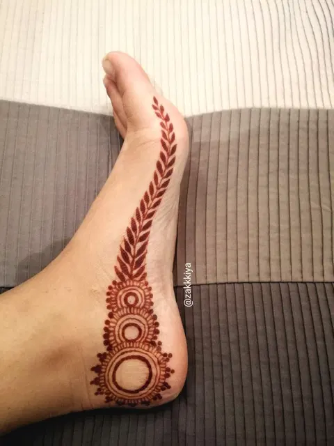 arabic simple foot mehndi design