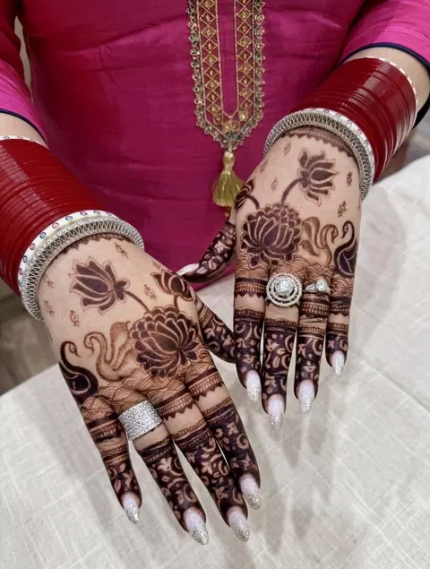 simple stylish full hand mehndi design