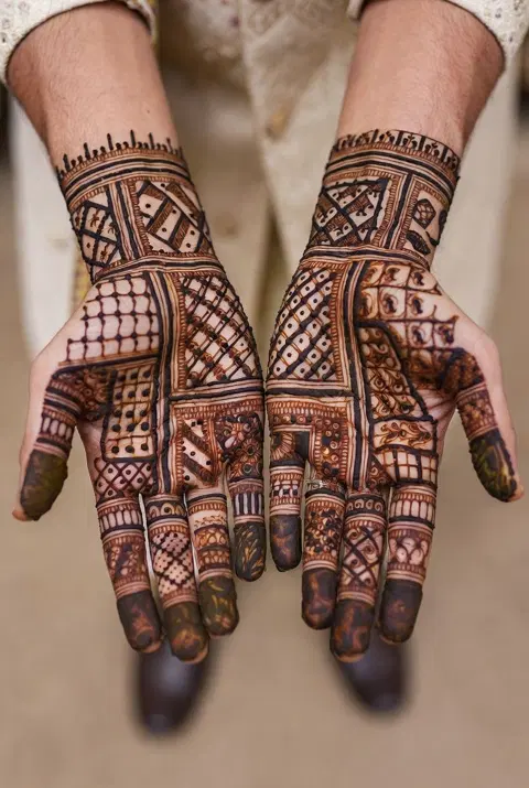stylish deity front hand mehndi design