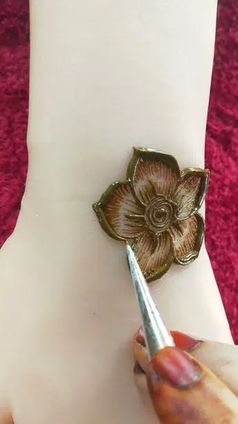 arabic dubai flower back hand mehndi design