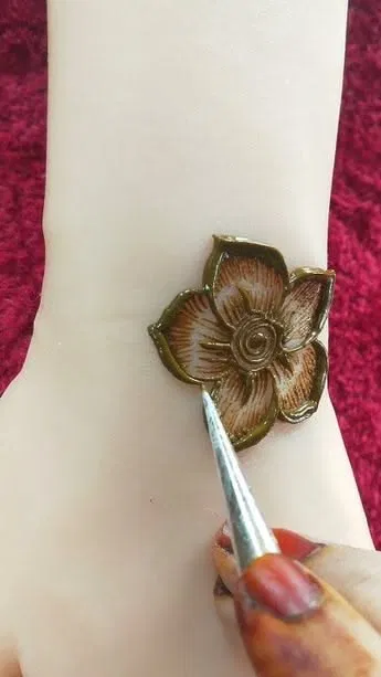 Arabic Dubai Back Hand Mehndi Design with Flowers for Karwa Chauth