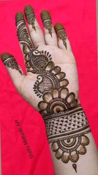Arabic Simple Finger Mehndi Design with Bel and Gol Tikki