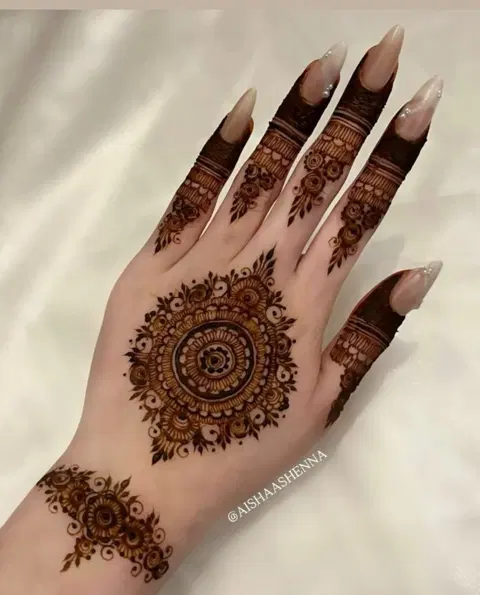 pakistani royal circle back hand mehndi design