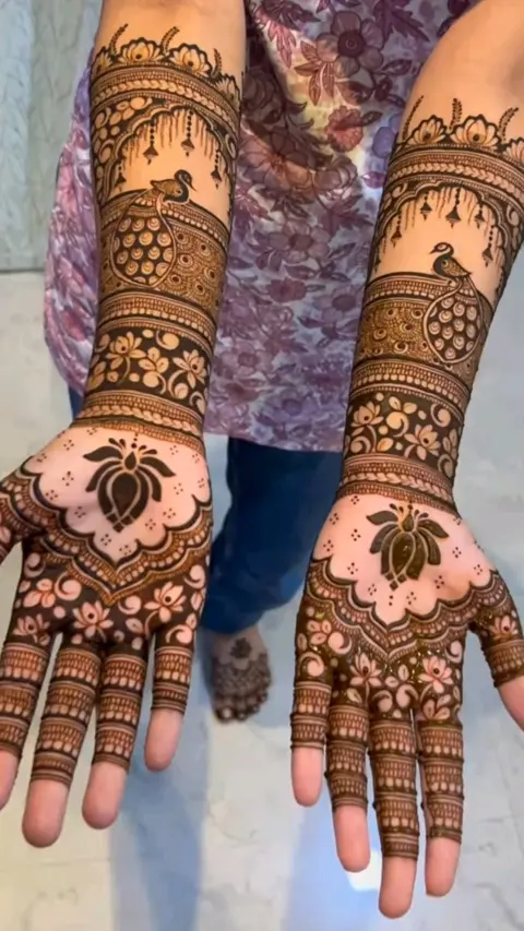 aesthetic bridal figure front hand mehndi design