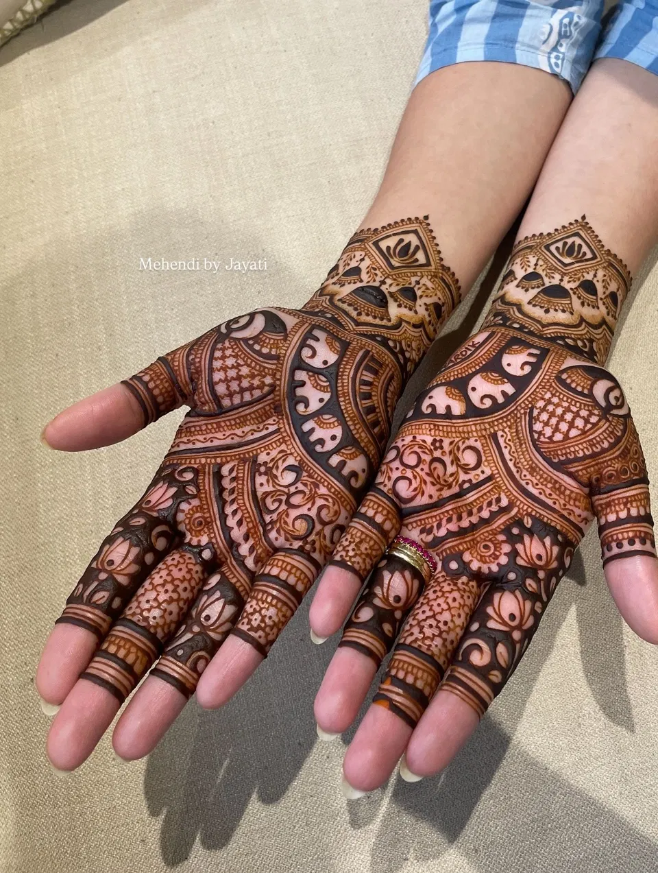 Bridal Royal Front Hand Mehndi Design with Gol Tikki for Diwali