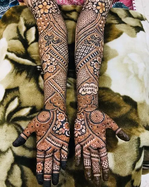 bridal deity back hand mehndi design