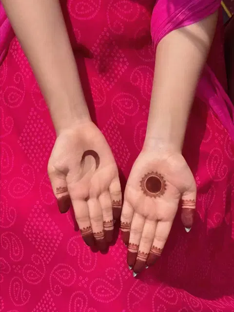 aesthetic minimal moon front hand mehndi design