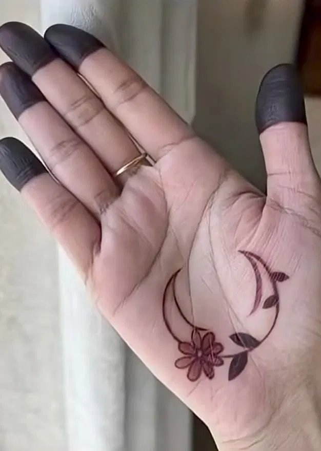Arabic Simple Finger Mehndi Design with Gol Tikki, Flowers and Moon