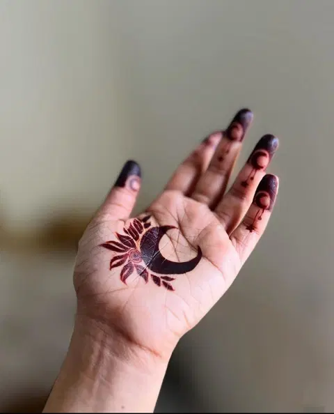aesthetic minimal moon front hand mehndi design