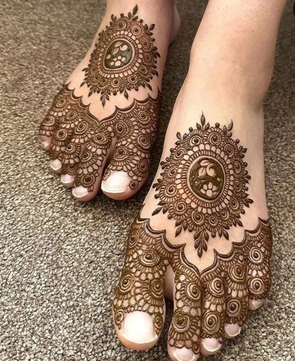 Bridal Simple Foot Mehndi Design (3)