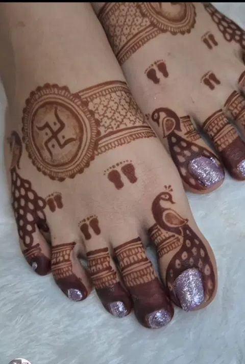 bridal indian circle foot mehndi design