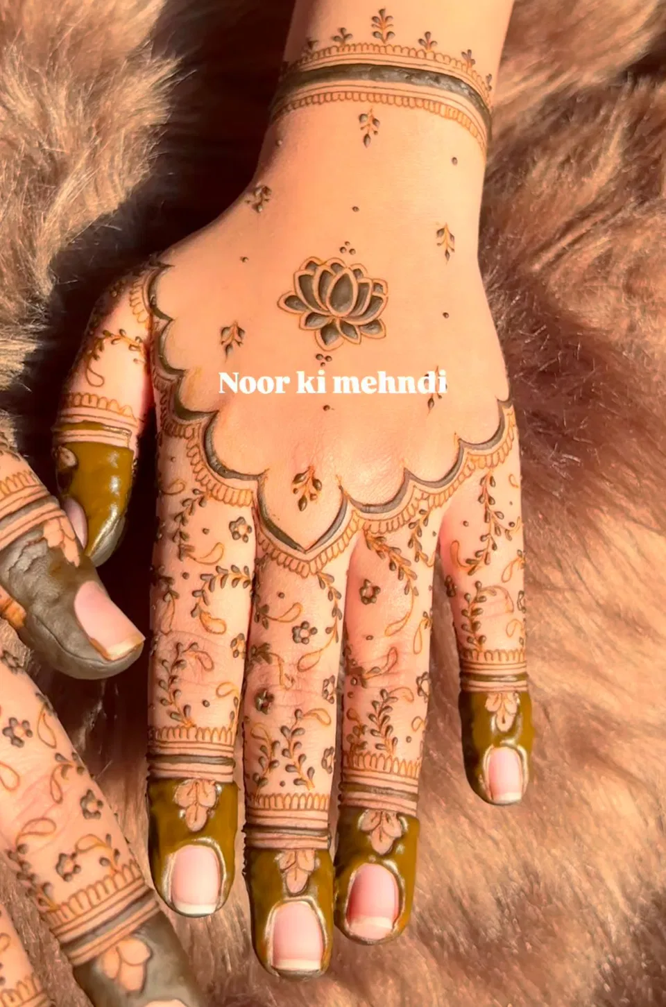 Aesthetic Minimal Back Hand Mehndi Design with Lotus for Eid (2)