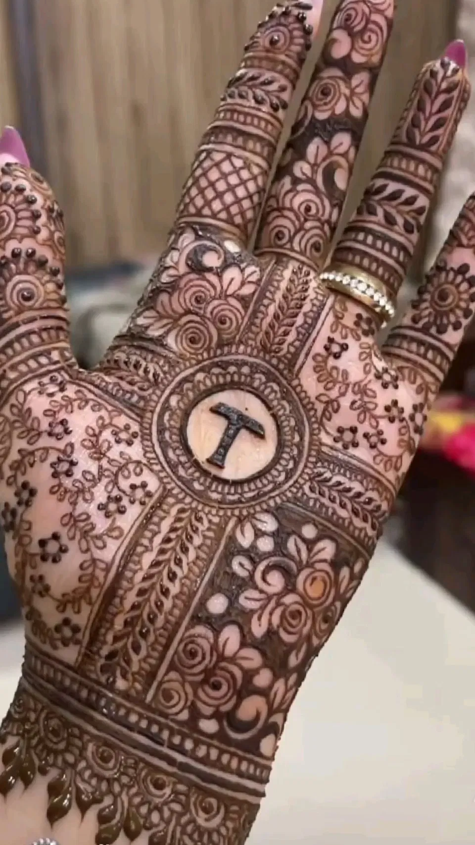 Arabic Indian Finger Mehndi Design with Hidden Name (2)