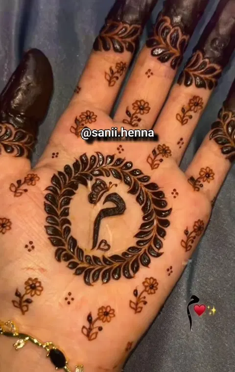 arabic simple circle finger mehndi design