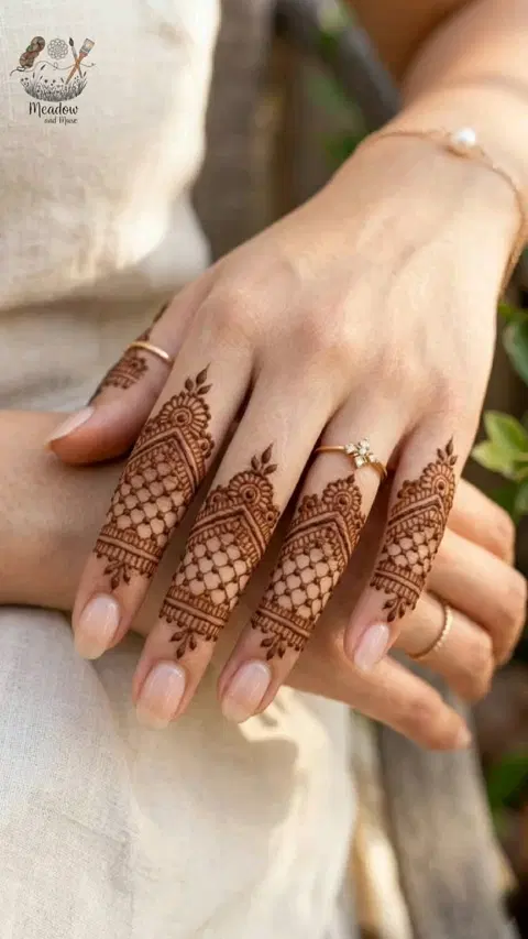 minimal simple back hand mehndi design