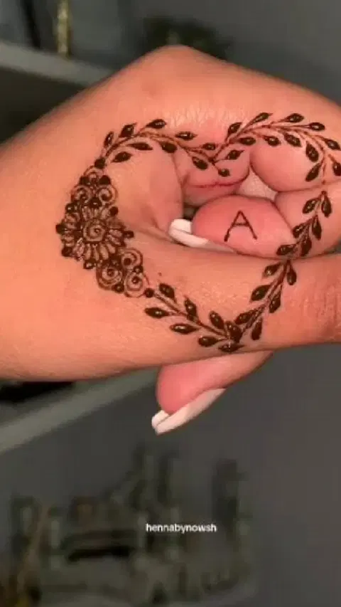 arabic simple name finger mehndi design