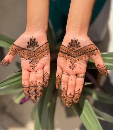 royal simple finger mehndi design