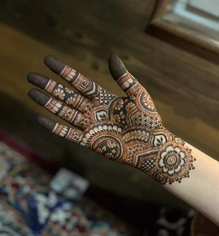 Bridal Indian Front Hand Mehndi Design for Diwali (3)