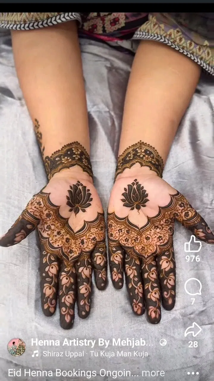 Aesthetic Pakistani Front Hand Mehndi Design with Lotus