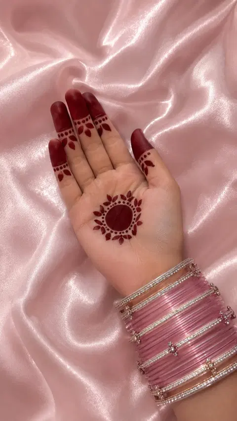 simple circle finger mehndi design