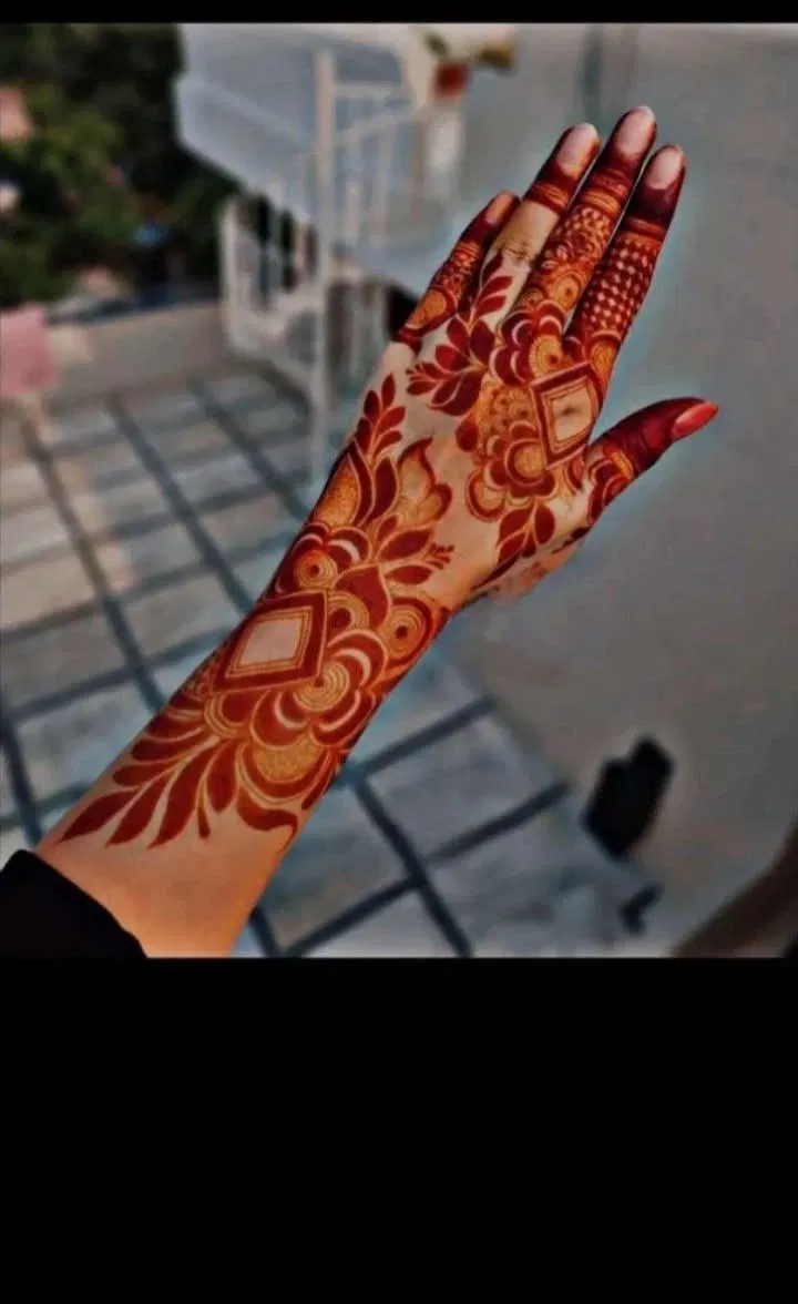 Dubai Pakistani Back Hand Mehndi Design (3)