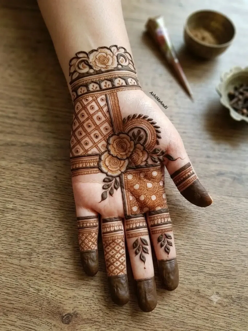 Simple Stylish Finger Mehndi Design (4)